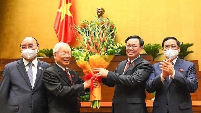 NA Chairman Vuong Dinh Hue thanks Party General Secretary Nguyen Phu Trong for his enthusiastic guidance. (Photo: NDO)