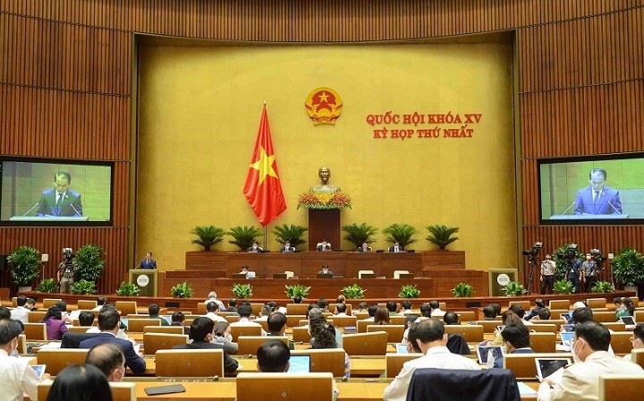 The National Assembly discusses the law and ordinance building programme for 2022 on July 21. (Photo: baoquocte.vn)