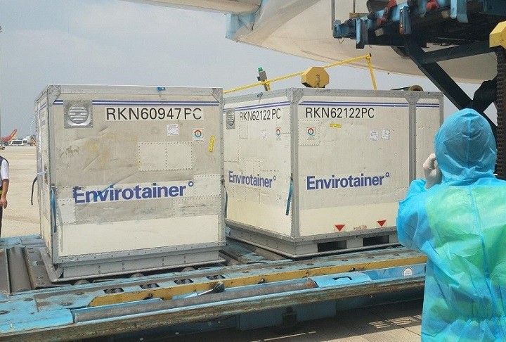 The first batch of COVID-19 vaccine, with more than 117,000 doses, arrives in Vietnam on February 24. (Photo: VGP)