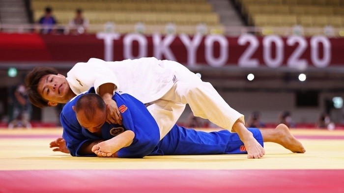 Tokyo 2020 Olympics - Judo - Men's 66kg - Quarterfinal - Nippon Budokan - Tokyo, Japan - July 25, 2021. Hifumi Abe of Japan in action against Baskhuu Yondonperenlei of Mongolia. (Photo: Reuters)