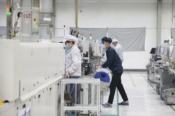 Thousands of businesses at Bac Ninh's industrial parks have resumed operations. (Illustrative image)
