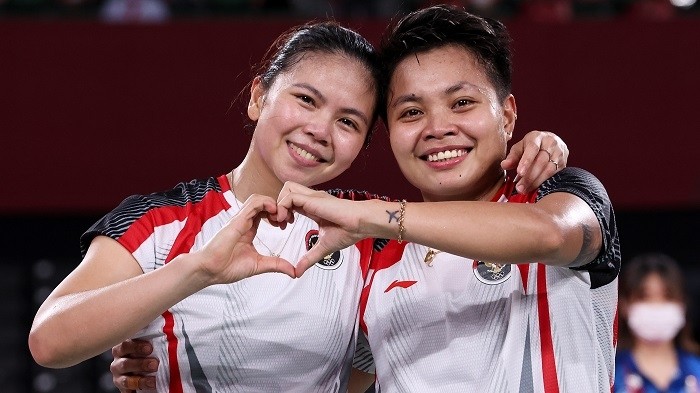 Tokyo 2020 Olympics - Badminton - Women's Doubles - Gold medal match - Greysia Polii (L) and Apriyani Rahayu of Indonesia react after winning their match against Chen Qingchen and Jia Yifan of China, Musashino Forest Sport Plaza, Tokyo, Japan, August 2, 2021. (Photo: Tokyo 2020)