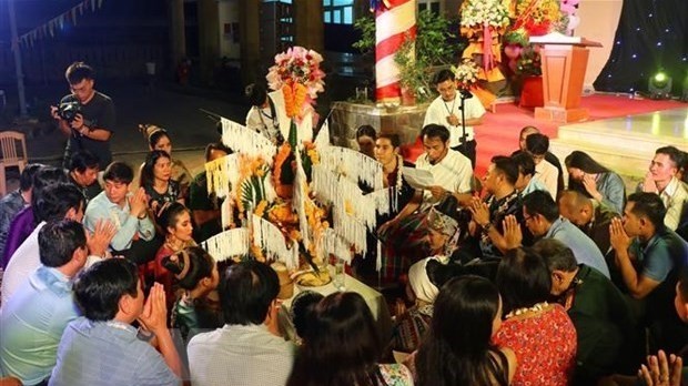 Lao students welcome Bunpimay festival 2021 in Thua Thue-Hue province (Photo: VNA)