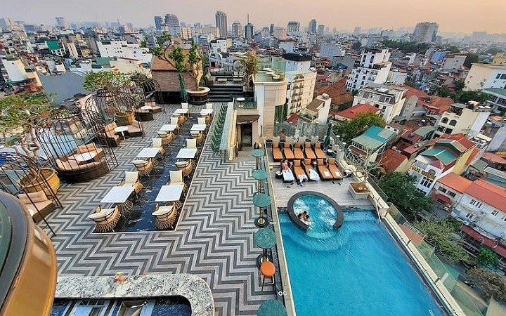 Peridot Grand Hotel & Spa in Hoan Kiem District, Hanoi, ranks sixth among the 25 hotels and resorts in TripAdvisor’s ‘Top Rooftop Hotels – World 2021’.