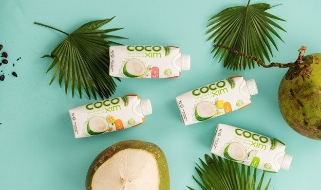 This is Cocoxim canned fresh and pure coconut water product of Betrimex company which François has been importing for six years to supply to restaurants, Asian stores and supermarkets in Belgium.