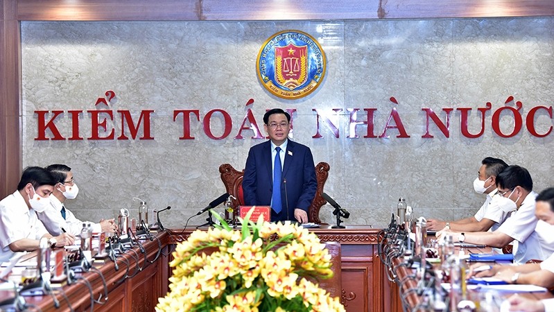 National Assembly Chairman Vuong Dinh Hue speaking at a working session with the State Audit of Vietnam (Photo: Dang Anh)
