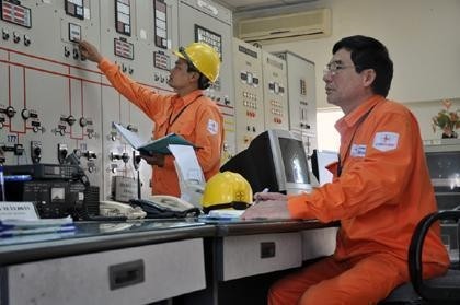 EVN was asked to ensure acceptable electricity supply for the dry season in 2013. (Photo: Hoa Viet Cuong)