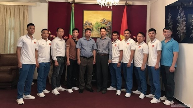 The Vietnamese team at the Vietnamese Embassy in Algeria (Photo: VNA)