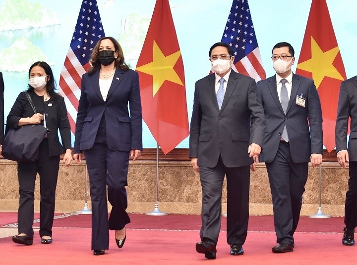 US Vice President Kamala Harris and Vietnamese Prime Minister Pham Minh Chinh. (Photo: VGP)