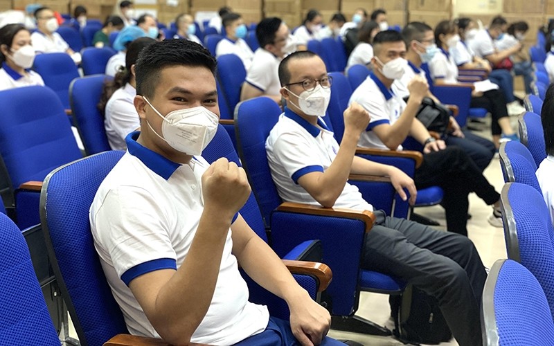 Medical staff of K Hospital in Hanoi before leaving to support southern provinces in fighting the COVID-19 epidemic. (Photo: NDO/Minh Hoang)