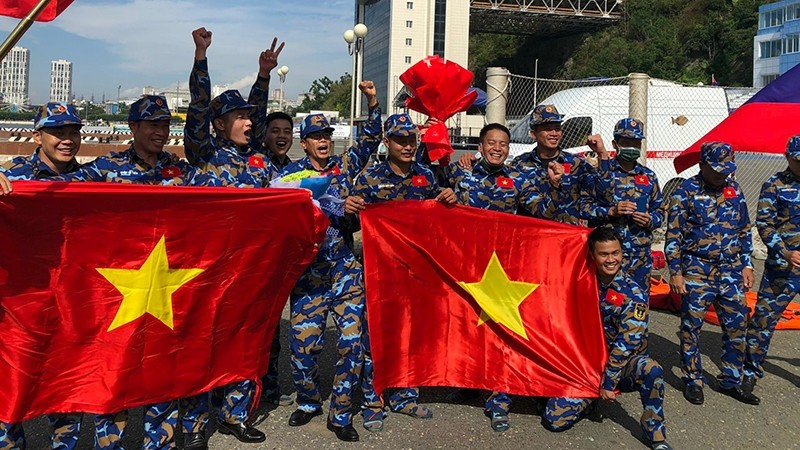 The Vietnam People’s Navy team ranked second behind the host Russia at the Sea Cup category held in Vladivostok. (Photo: Hai Au)