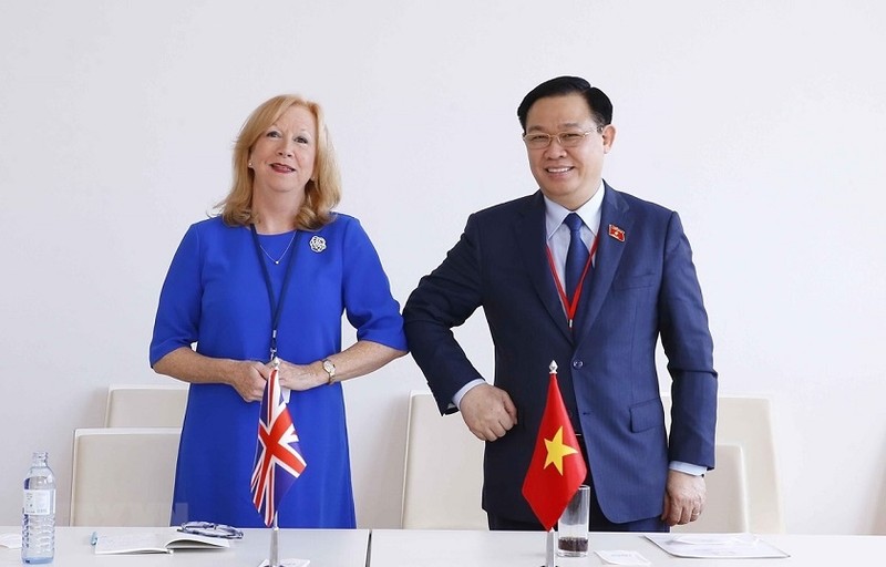 National Assembly Chairman Vuong Dinh Hue and Deputy Speaker of the House of Commons of the UK Eleanor Laing. (Photo: VNA)