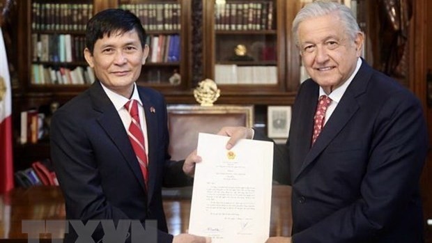 Mexican President Andrés Manuel López Obrado said he attaches importance to Mexico’s friendship and cooperation with Vietnam while receiving a letter of credentials presented by Vietnamese Ambassador to the nation Nguyen Hoanh Nam on September 15. (Photo:VNA)