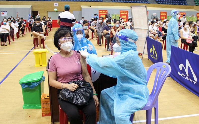 Hai Chau District Health Centre (Da Nang) vaccinated more than 5,000 people on September 15.