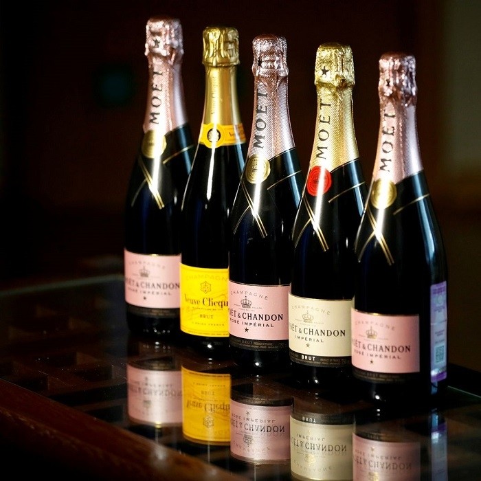 Bottles of Moet & Chandon and Veuve Clicquot French champagne are seen in this illustration picture taken July 5, 2021. (File photo: Reuters) 