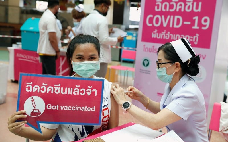 Doctors in Thailand have been given the go-ahead to start giving COVID-19 vaccine booster shots under the skin. (Photo: Reuters)