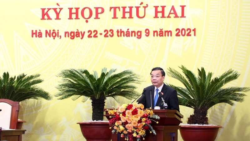 Hanoi Chairman Chu Ngoc Anh speaking at a meeting of the municipal People's Council.