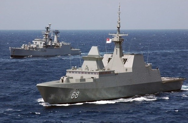 Singapore's warships conduct exercises at sea. (Photo: AP)