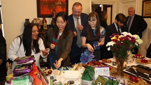 Typical Vietnamese products introduced to delegates at the event. (Photo: VNA)