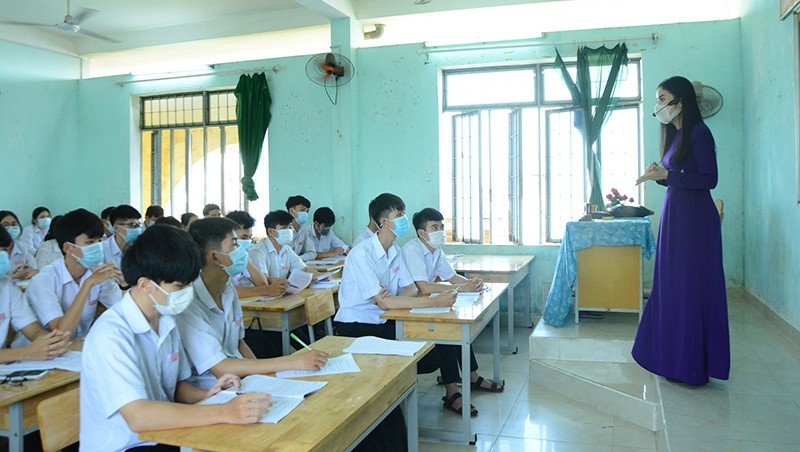 Quang Ngai will allow students to return to school from October 11. (Photo: NDO)