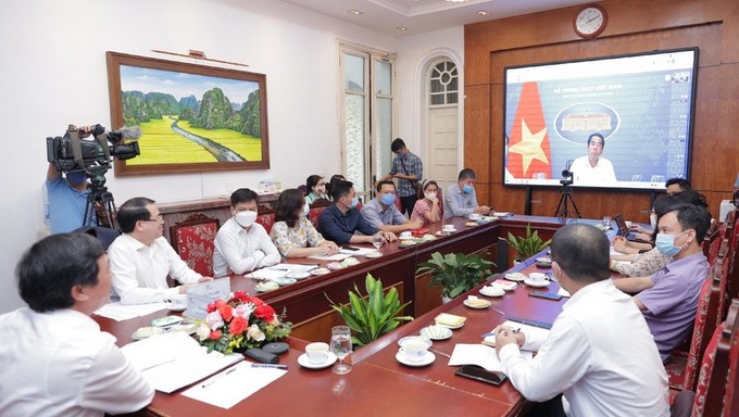 At the meeting between the MoCST and the Foreign Ministry. (Photo: NDO)