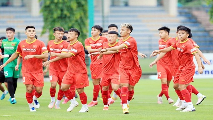  A practice session of the national under-22's Vietnamese football team in preparation for the 2022 AFC U-23 Asian Cup qualification. (Photo: VFF)