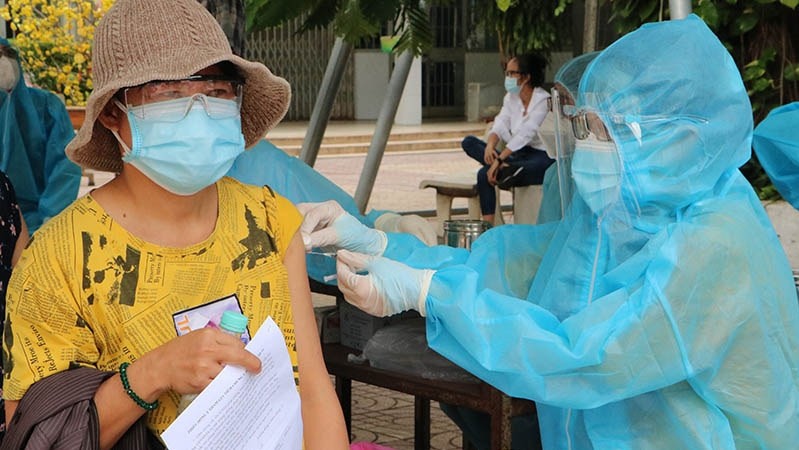 A person in Dong Nai Province is vaccinated against COVID-19.