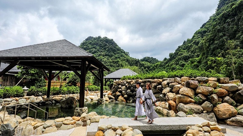 Yoko Onsen Quang Hanh in Quang Ninh province offers Japanese-style healthcare tourism service with hot spring baths.