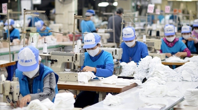Some garment makers have orders until April 2022. (Photo: VNA)