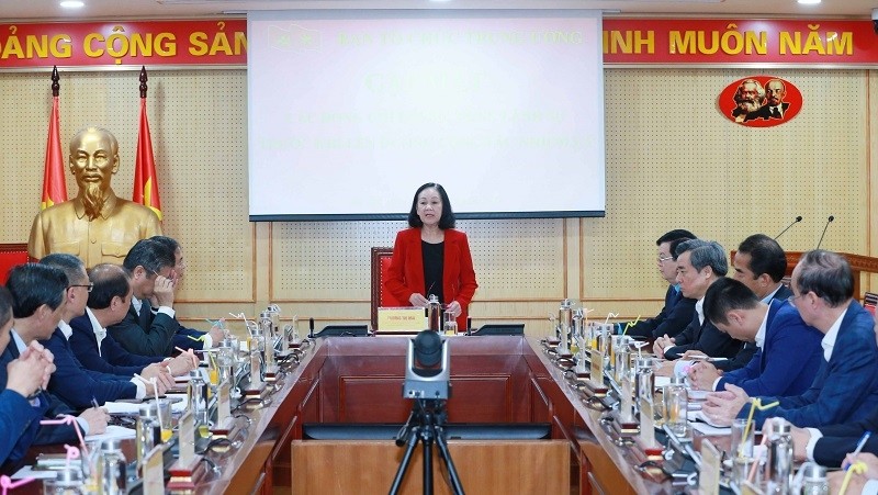 Politburo member Truong Thi Mai and newly accredited ambassadors (Photo: VNA)