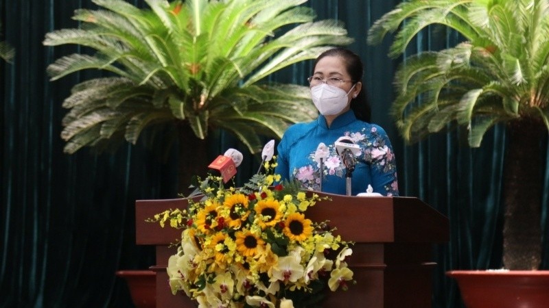 Chairwoman of the Ho Chi Minh City People’s Council Nguyen Thi Le speaking at the meeting