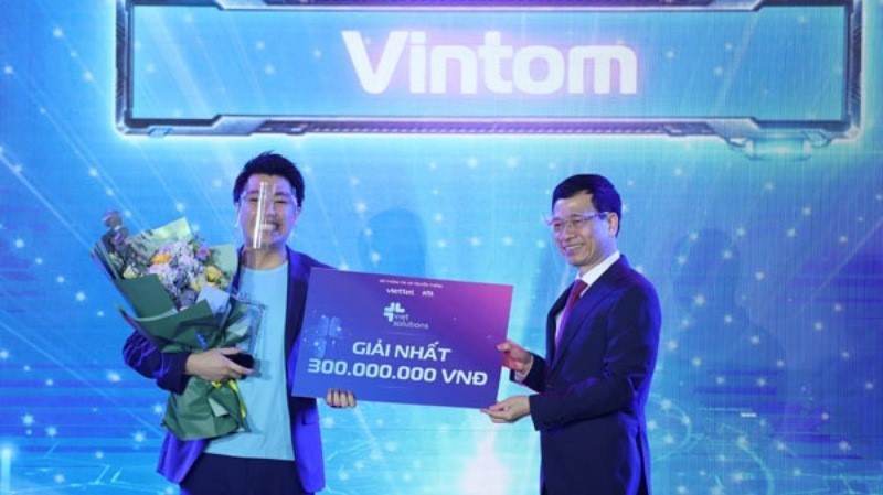 The first prize went to the solution "Vintom - software to convert digital data into video format".