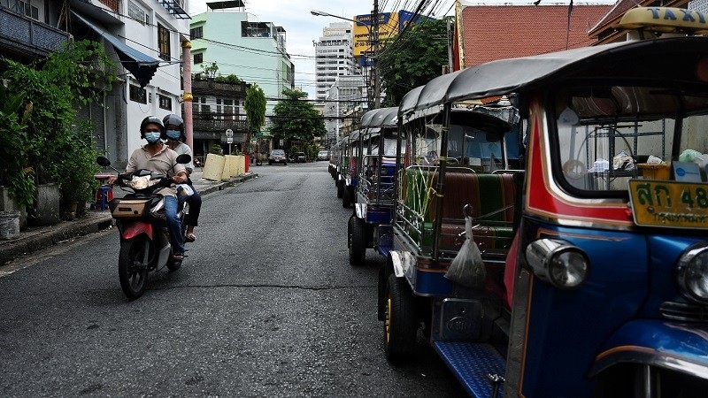 A deserted street in Bangkok due to COVID-19 (Photo: AFP/VNA)