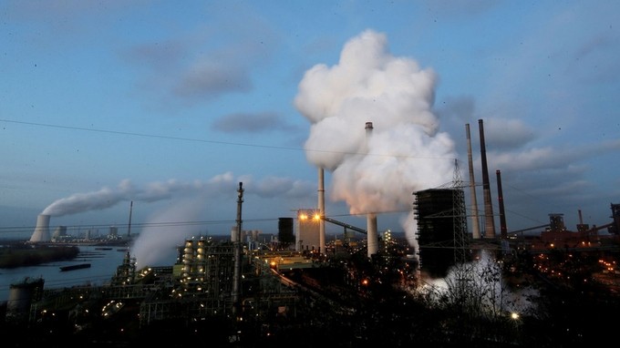 Emissions from a steel mill. (Photo: Reuters)