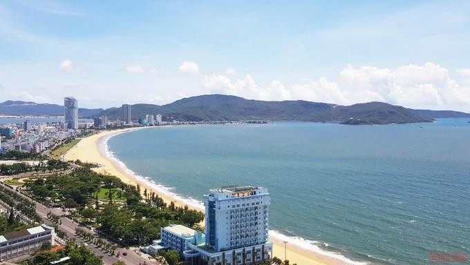Quy Nhon was one of three tourist cities in Vietnam having received the ASEAN Clean Tourist City Award at the 39th ASEAN Tourism Forum 2020. (Photo: NDO)
