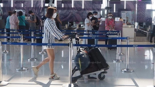 People at an airport in Thailand. (Photo: www.bangkokpost.com)