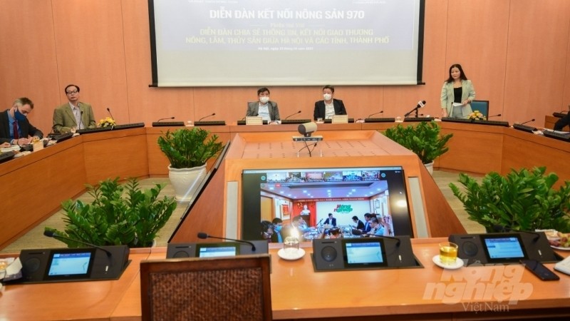 The Hanoi People’s Committee holds the forum on October 23. (Photo: nongnghiep.vn)