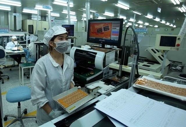 Electronics components being manufactured at 4P Limited Co in the northern province of Hung Yen (Photo: VNA)