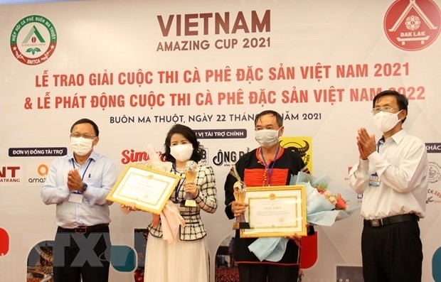 Winners of the Vietnam Specialty Coffee Competition 2021 awarded (Photo: VNA)