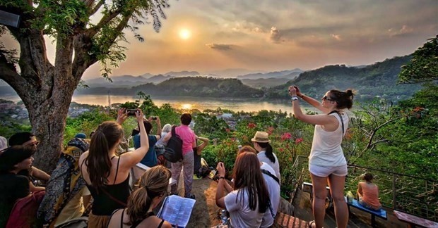 Foreign tourists in Laos. (Photo: laotiantimes)
