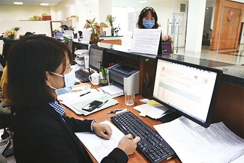 So far, 99.72 percent of businesses nationwide have made electronic tax declarations. (Photo thoibaotaichinhvietnam.vn)