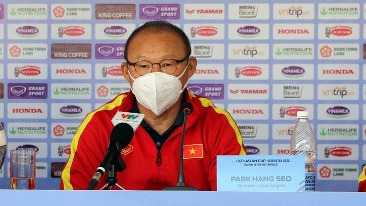 Vietnam head coach Park Hang-seo speaks at the press briefing on Tuesday. (Photo: VFF)