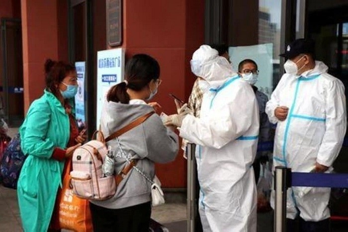China combats a COVID-19 outbreak hitting mainly the north. (Illustration Image/ Source: Cnsphoto via Reuters)