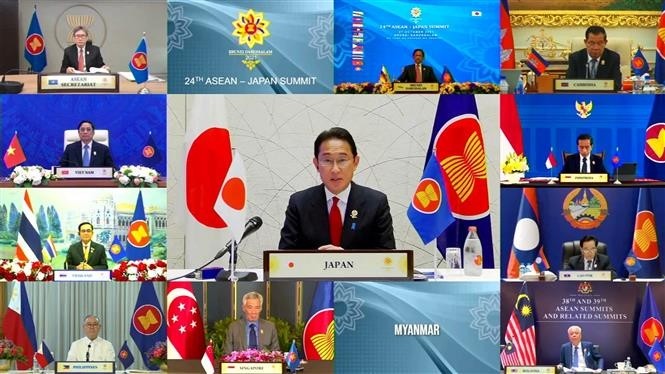 Japanese Prime Minister Fumio Kishida speaking at the 16th East Asia Summit (AFP/VNA)