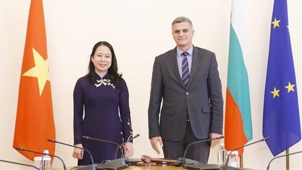 Vice President Vo Thi Anh Xuan meets with Bulgaria's caretaker Prime Minister Stefan Yanev on October 26. (Photo: VNA) 