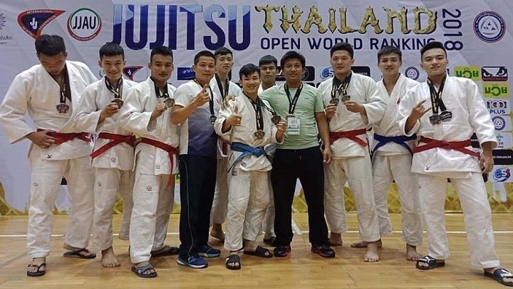 Vietnam’s jiu-jitsu fighters will compete in the world championship in the UAE early next month. (Photo: webthethao.vn)