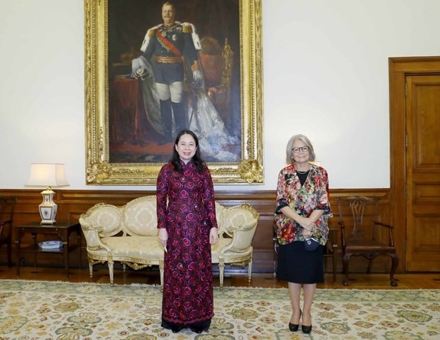 Vice President Vo Thi Anh Xuan (L) meets with Vice President of the Portuguese parliament Edite Estrela (Photo: VNA)