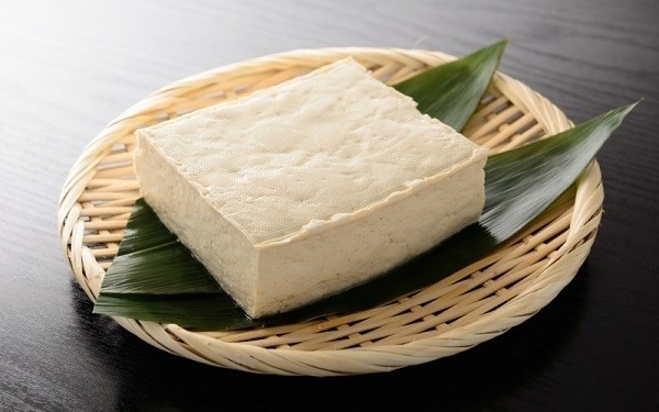 Mo Village’s Tofu has white colour, a special creamy taste and sweet flavour (Photo: thanhnien.vn)