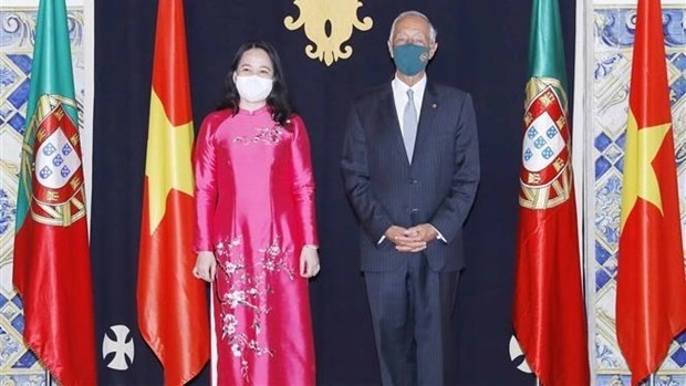 Vice President Vo Thi Anh Xuan (L) and Portuguese President Marcelo Rebelo De Sousa (Photo: VNA)