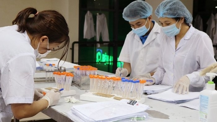 A total of 5,598 new COVID-19 cases were reported in Vietnam on November 1. (Photo via NDO)